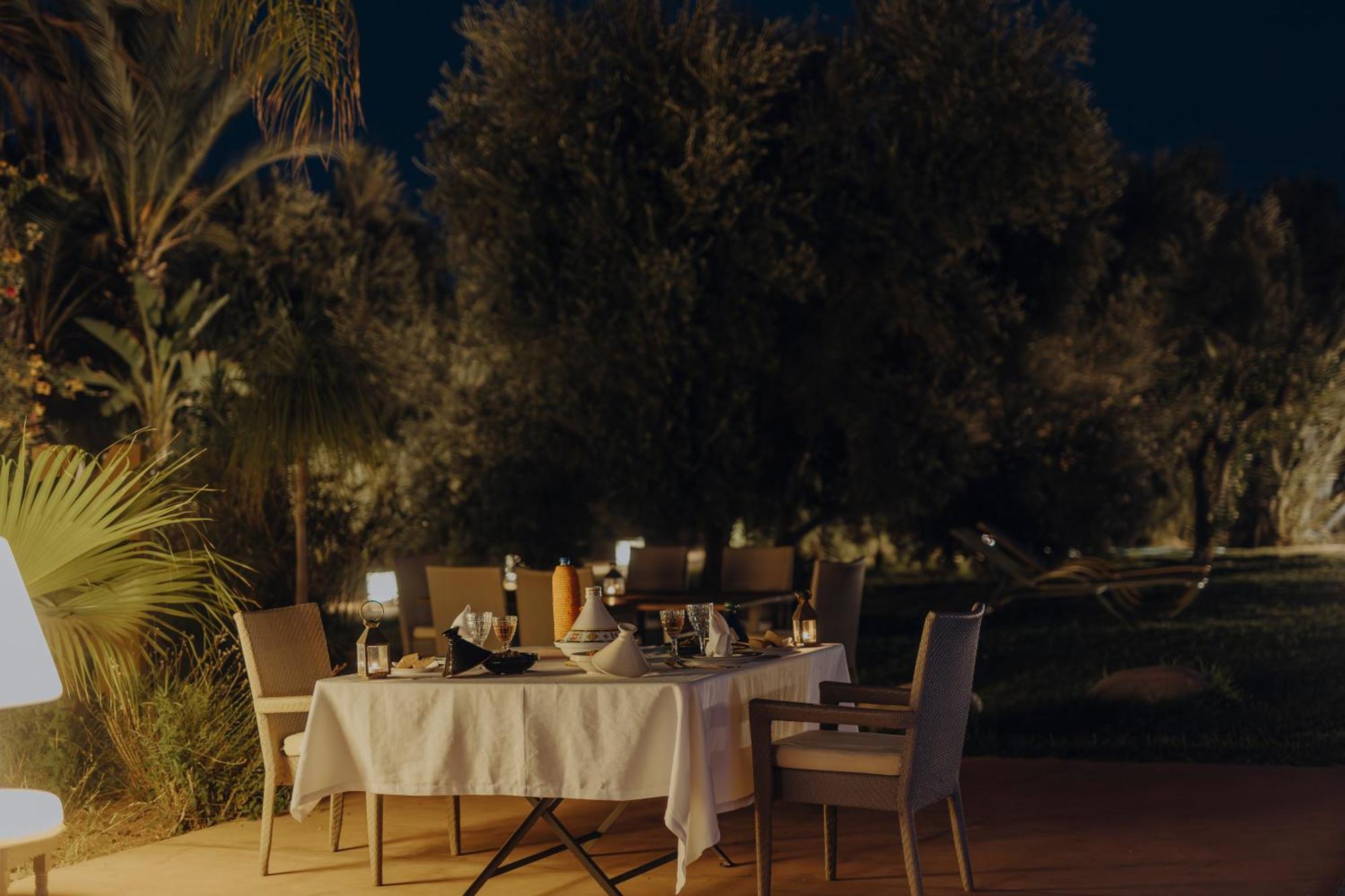 Les Roses By La Siredrah Hotell Ait Bou Zguia Eksteriør bilde